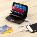 Portofel carduri anti-furt și power bank