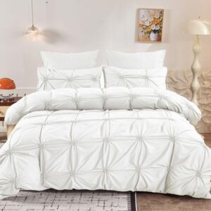 Lenjerie de Pat 6 Piese Finet Inimi Brodate | Alb | Cearceaf Pilota 200x230 Fermoar | Pat 250x270 | 4 Fete Perna | 130 GSM