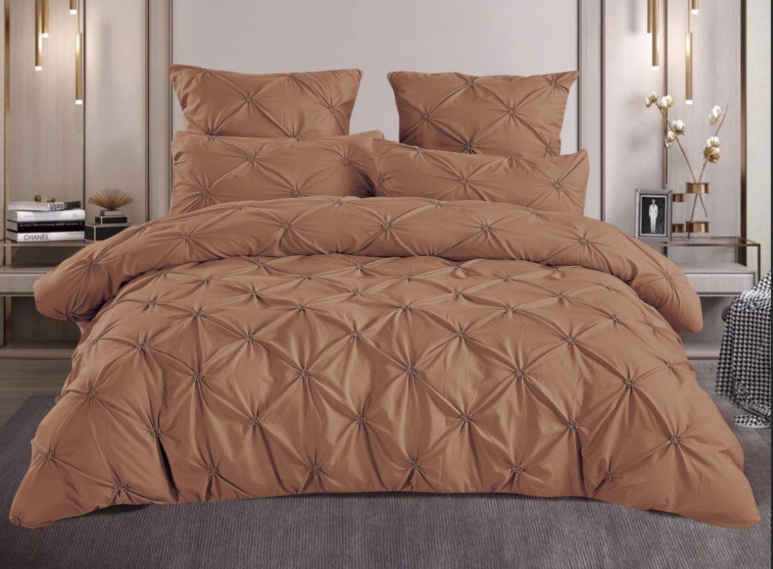 Lenjerie de Pat 6 Piese Brodata | Broderie Fina Rezistenta | Cearceaf Pilota 200x230 | Pat 230x250 | 4 Fete Perna 50x70 si 70x70 | Maro